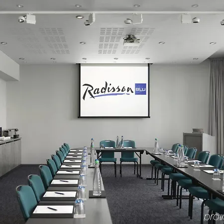 Radisson Blu Hotel, Hotel